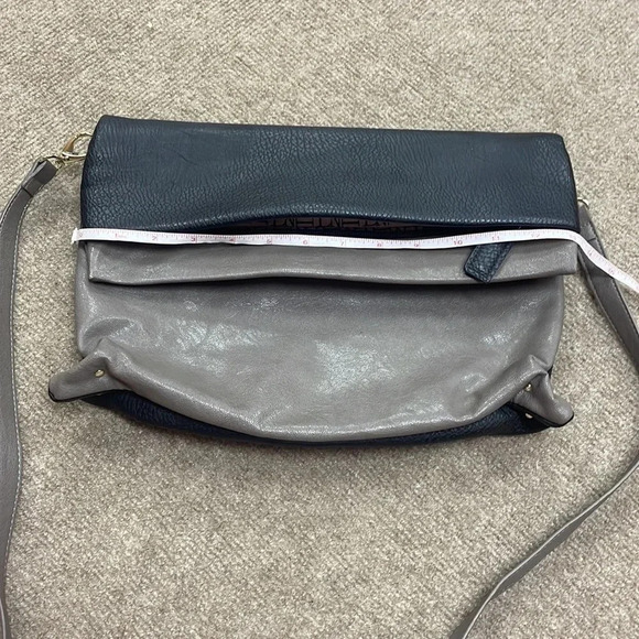 Black & Gray Crossbody Purse - Picture 5 of 7
